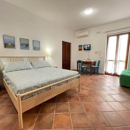 Old Town Studio Apartment *